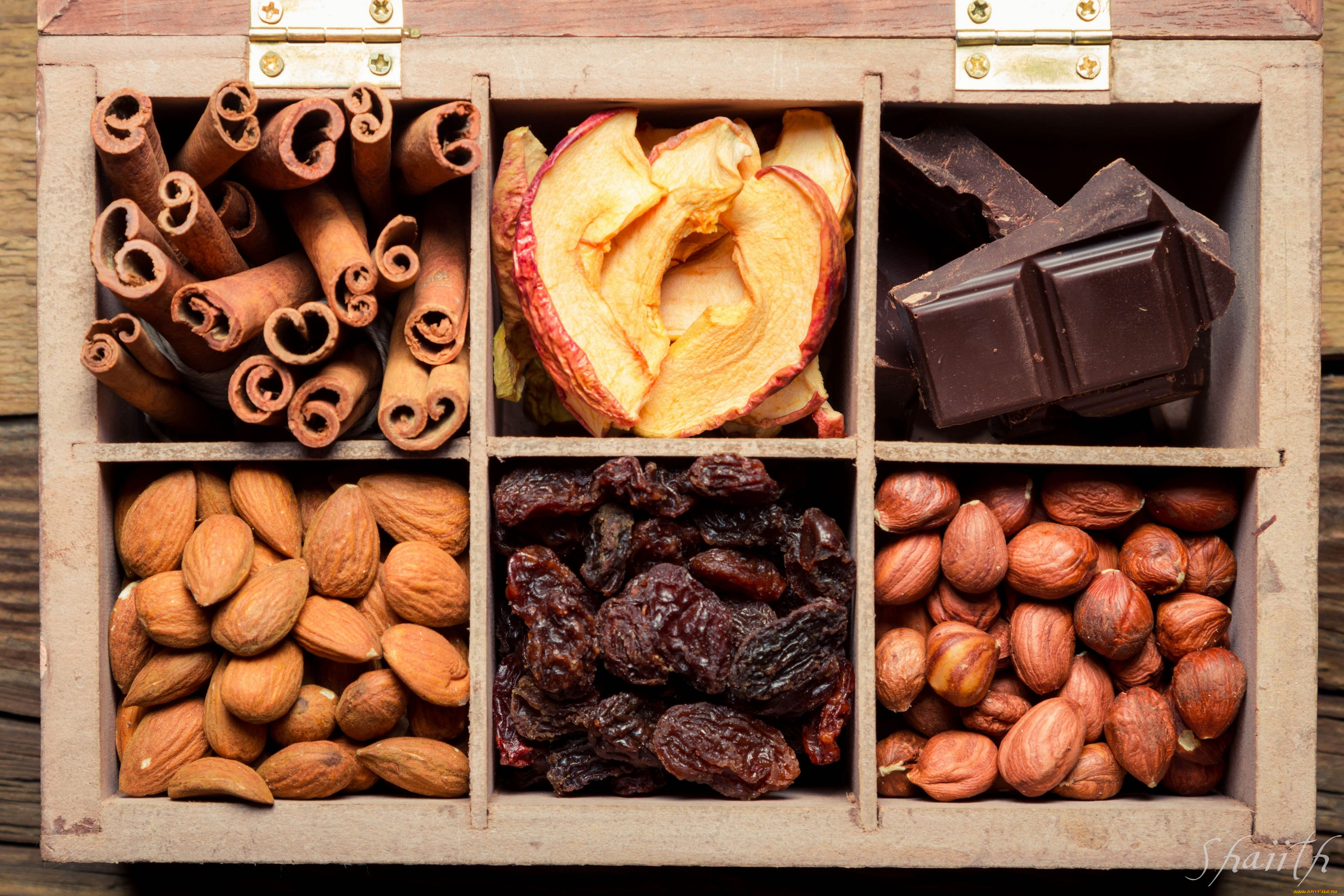Сладости и пряности. Шоколад Nuts с миндалем. Орехи и сухофрукты. Орехи и фрукты в шоколаде. Сухофрукты в шоколаде.